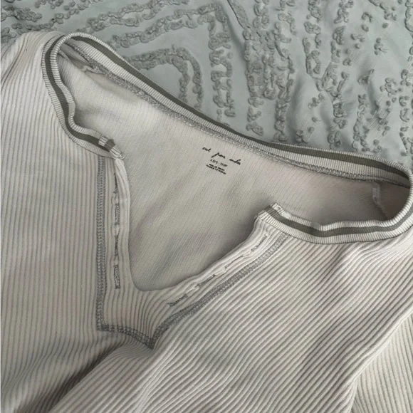 Urban Outfitters Cream Ribbed Blouse - Picture 4 of 4